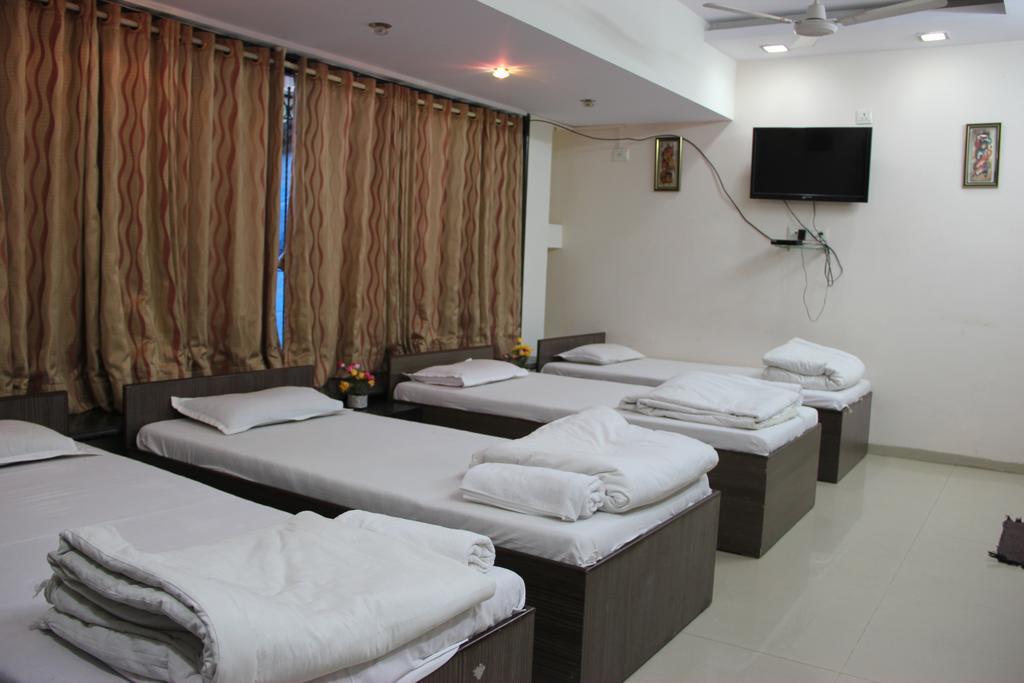 Sohum Habitat Goregaon Exhibition Centre Hotel Мумбай Екстериор снимка