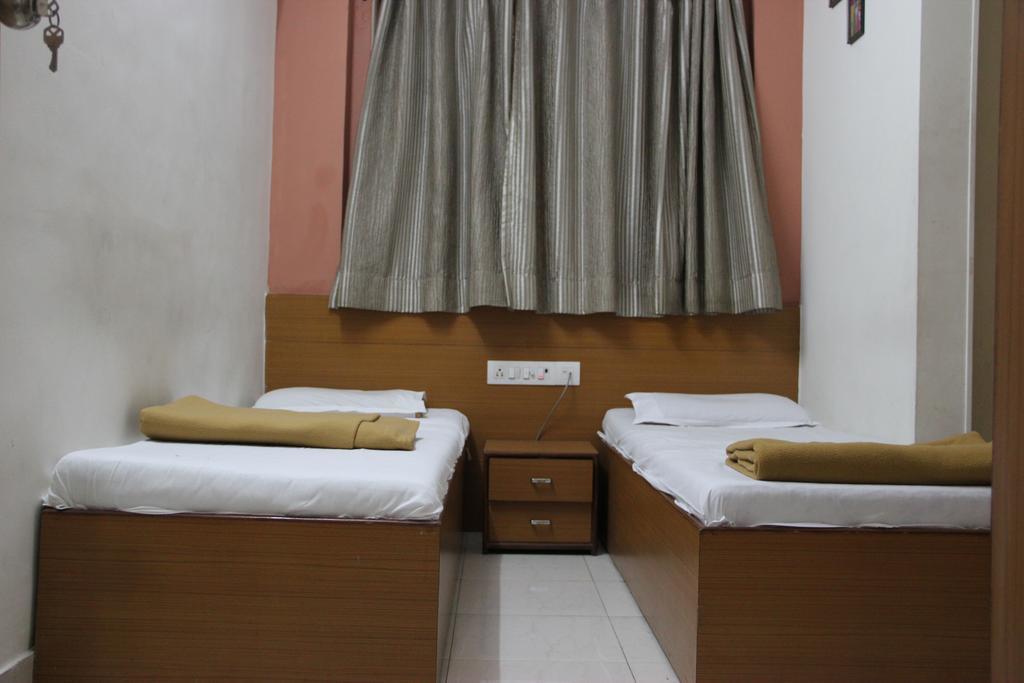 Sohum Habitat Goregaon Exhibition Centre Hotel Мумбай Екстериор снимка