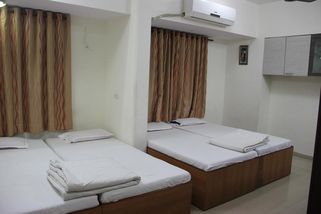 Sohum Habitat Goregaon Exhibition Centre Hotel Мумбай Екстериор снимка
